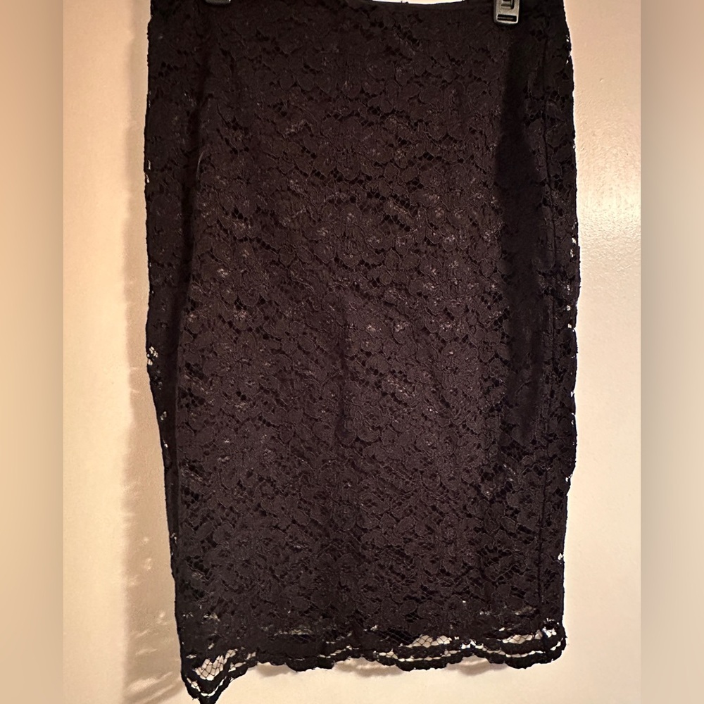 Women’s Lace Skirt New-no tags. Size 12 Petite